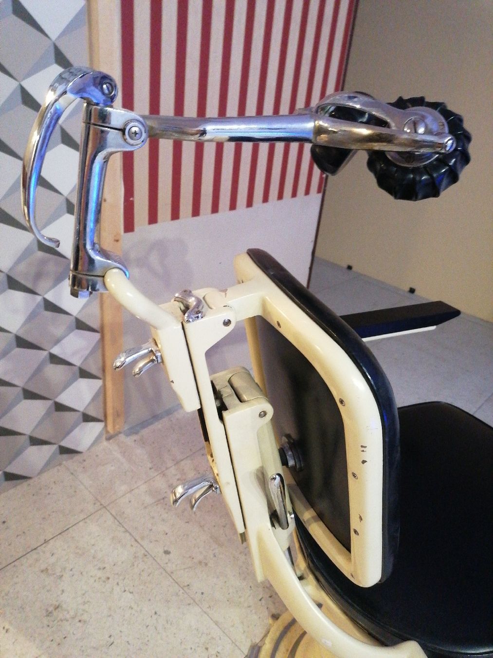 Lettini & sedie per cosmetici: Chaise barber barbier – Usato da Territet venduto da raphael7846 4