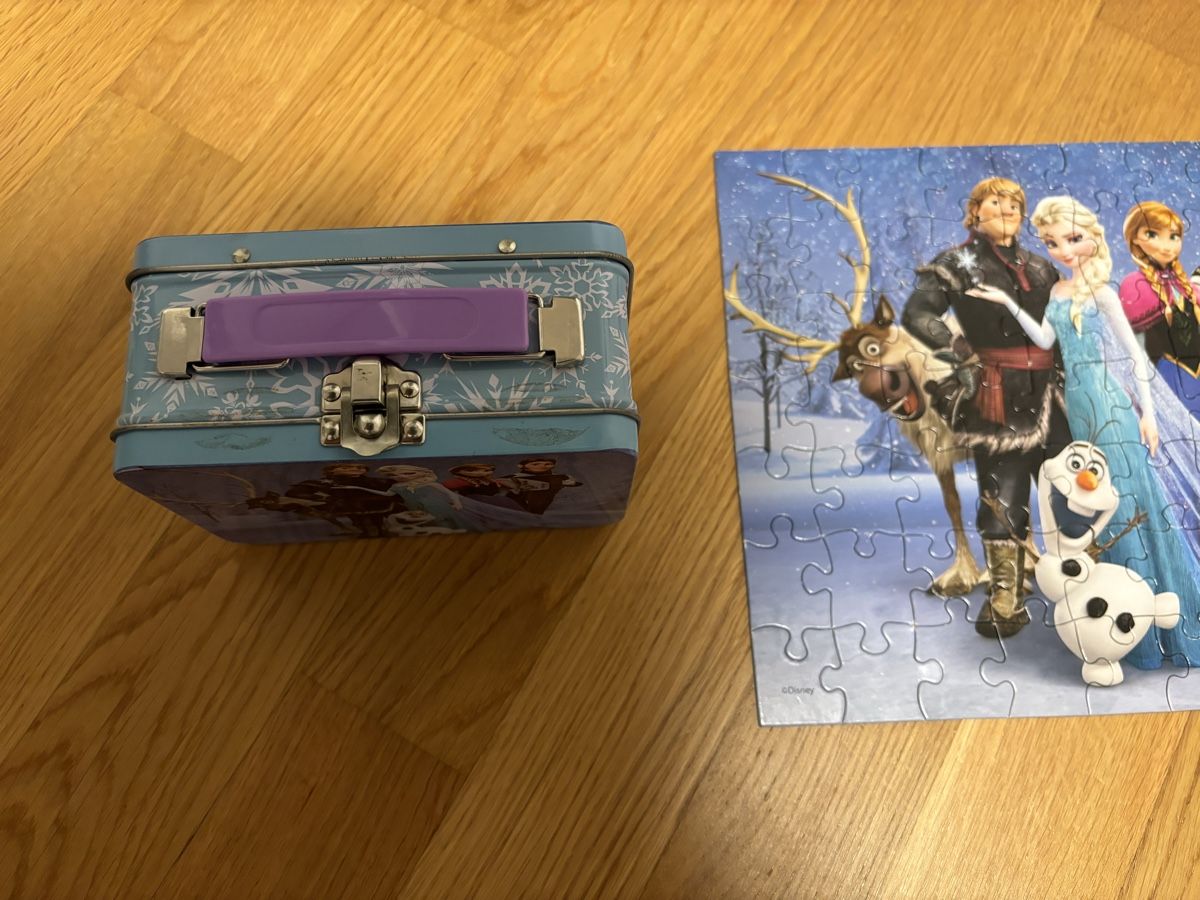 Disney Puzzle: Frozen Puzzle in mini Koffer – Usato da Würenlos venduto da sue_wp8k 3