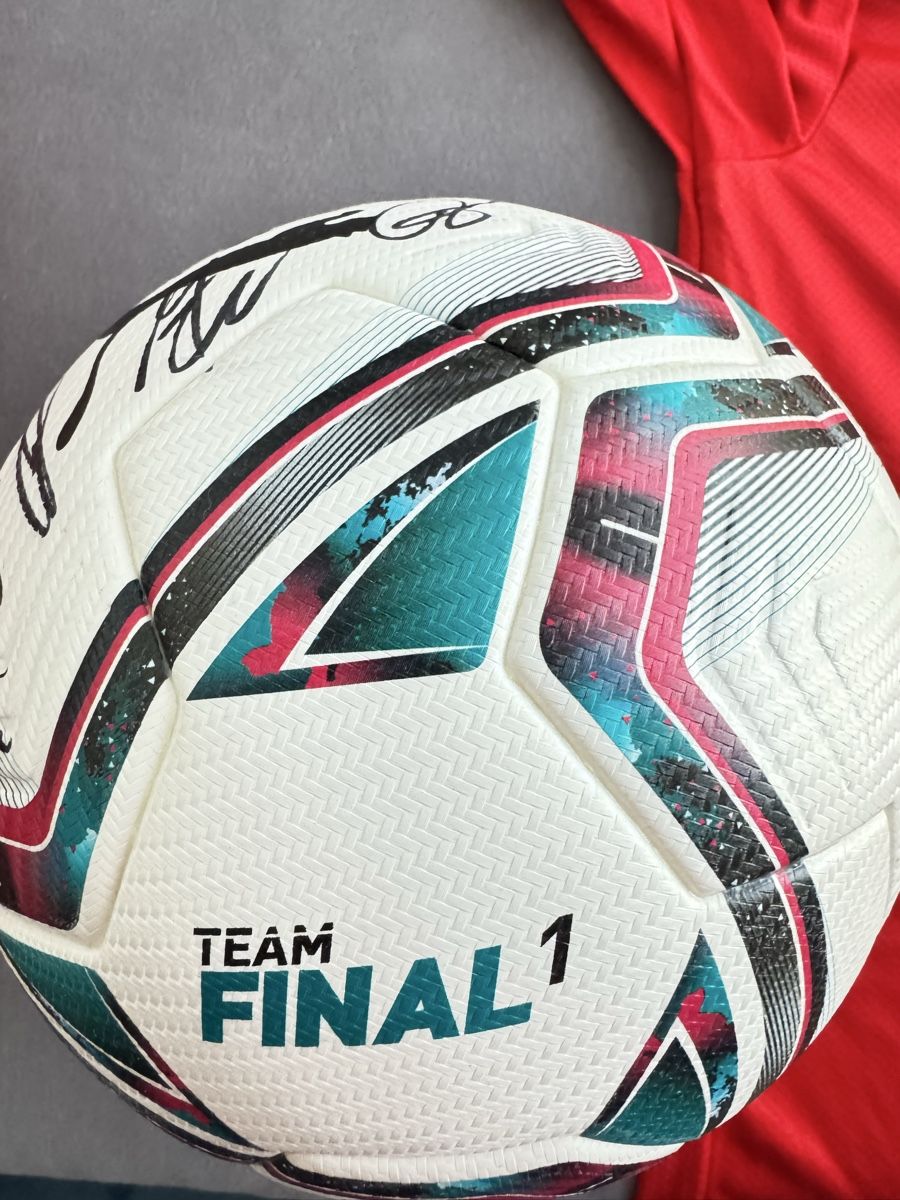 Puma Leibchen & Hosen: Trikots Schweiz Nationalmannschaft  – Neu und originalverpackt aus Turgi von Wmile 2