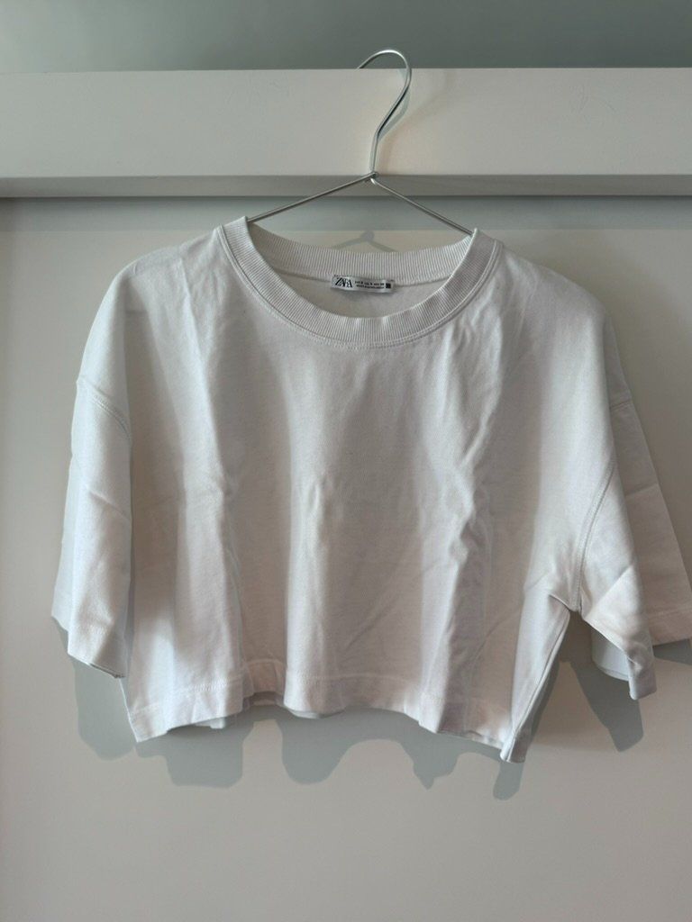 Zara Tops: Zara Basic Crop Top, weiss. – Gebraucht aus Zürich von spo_6dbg