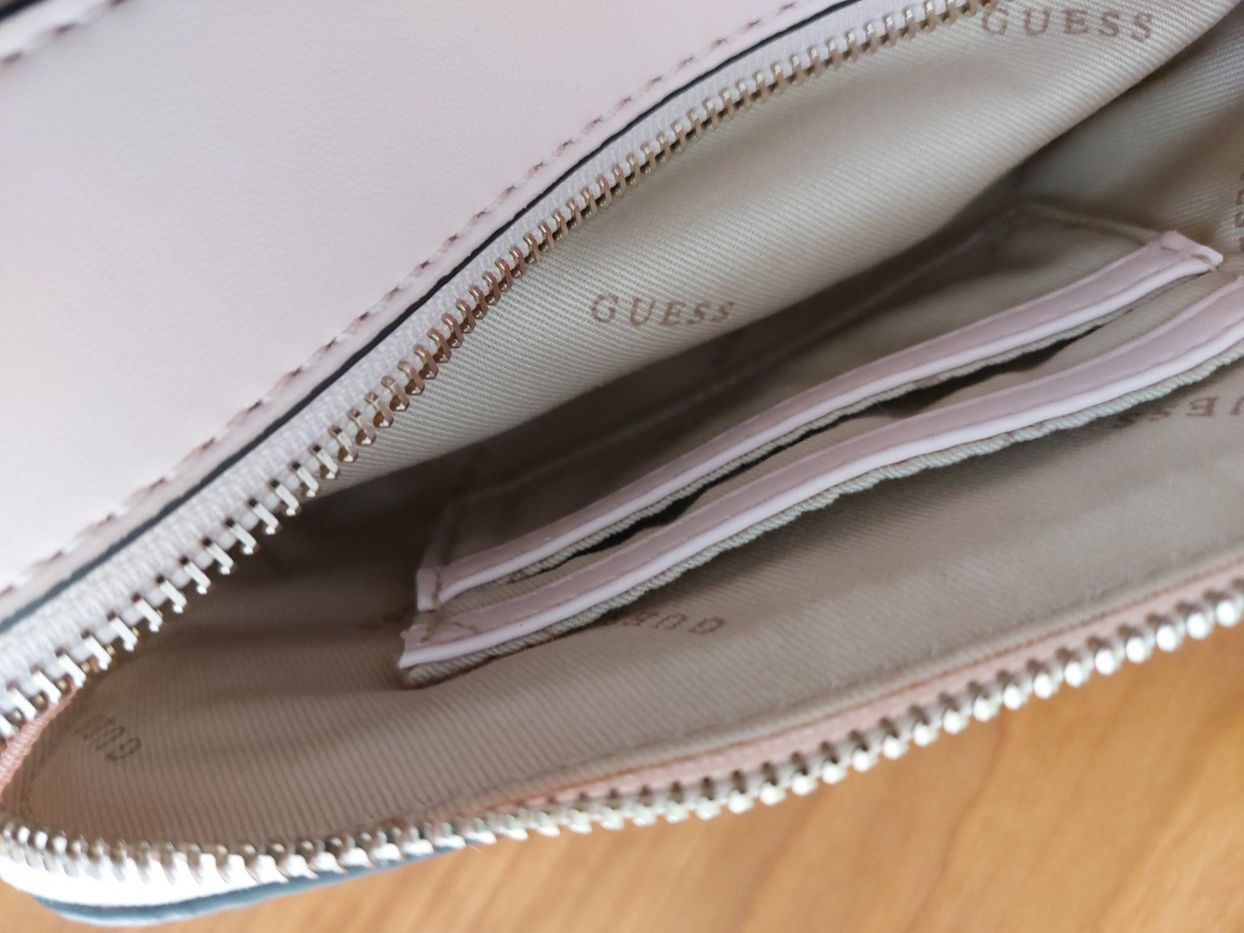 Guess Borse da donna: GUESS Umhängetasche PU-Leder – Nuovo (secondo la descrizione) da Muri AG venduto da ReBoutique 4