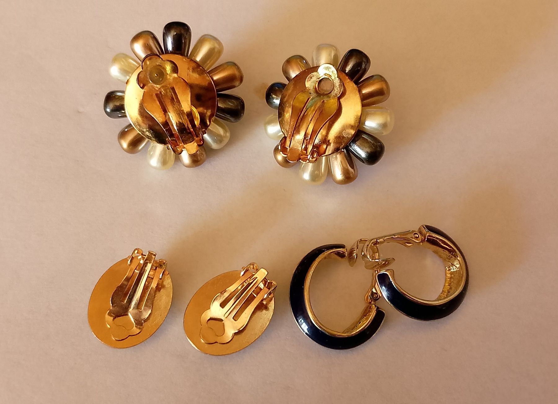 Ohrringe & -stecker: vintage Ohrclips  – Gebraucht aus Therwil von col_m6rx 1