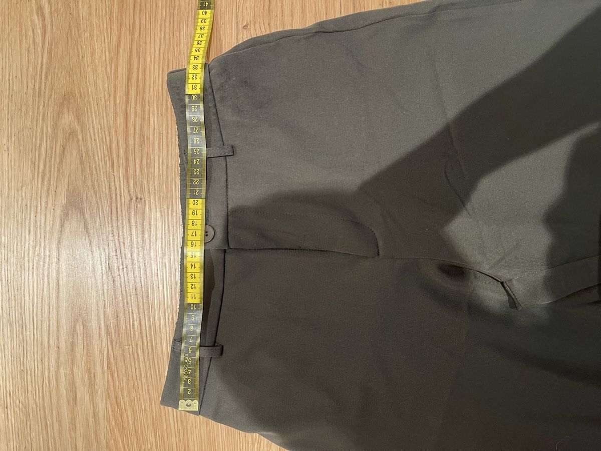 Shein Pantaloni: Weite StoffhoseOlive Gr. 36 Tal! – Usato da Bremgarten AG venduto da arl_8nbf 2