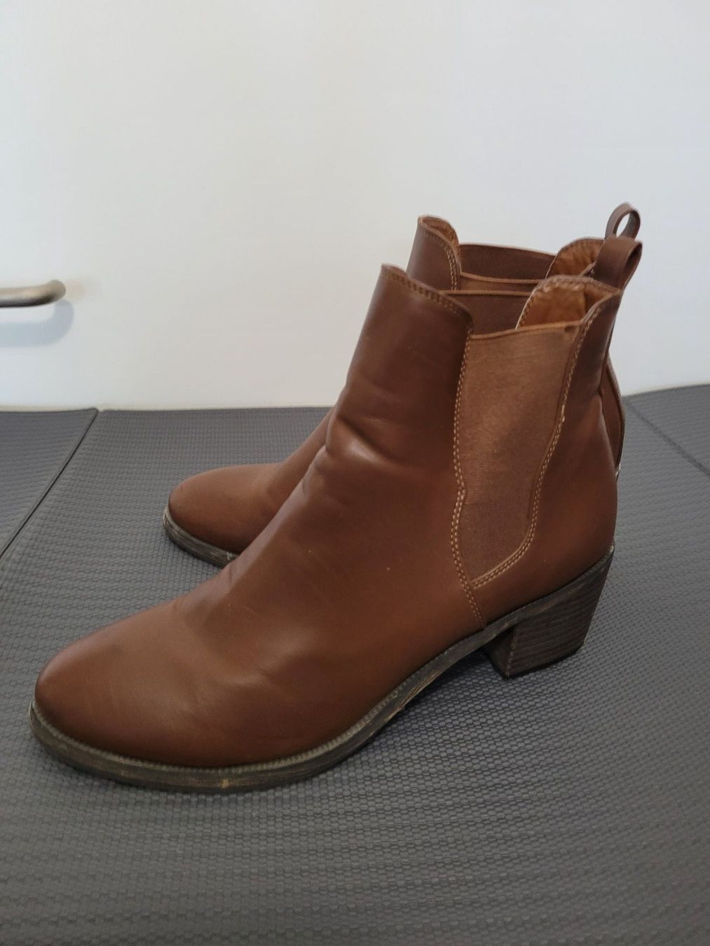 Scarpe da donna: Stiefeletten Parfois Grösse 42 – Usato da Wetzikon ZH venduto da Tabi91 1