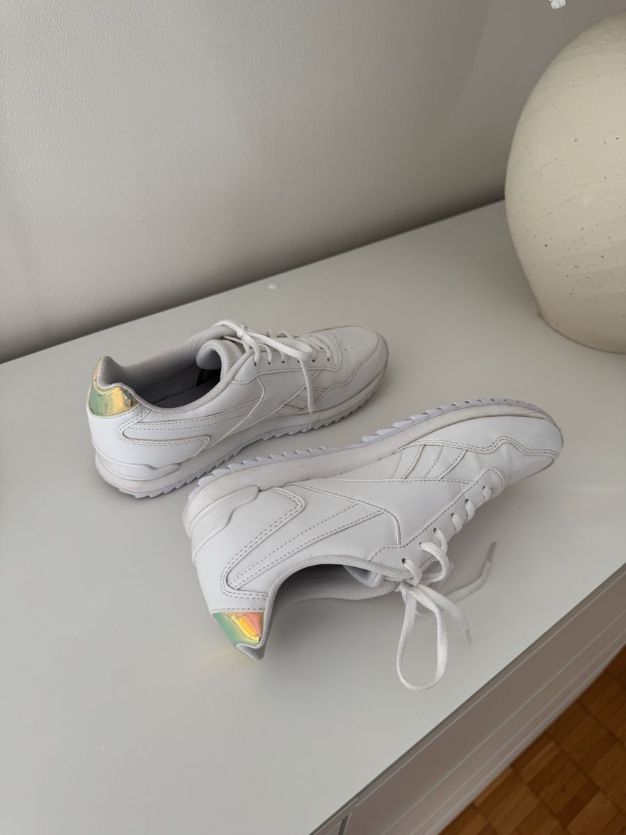 Reebok Scarpe da donna: Weisse Reebok Sneaker, Top Zustand, Gr39 – Usato da zürich venduto da Bailey17 7