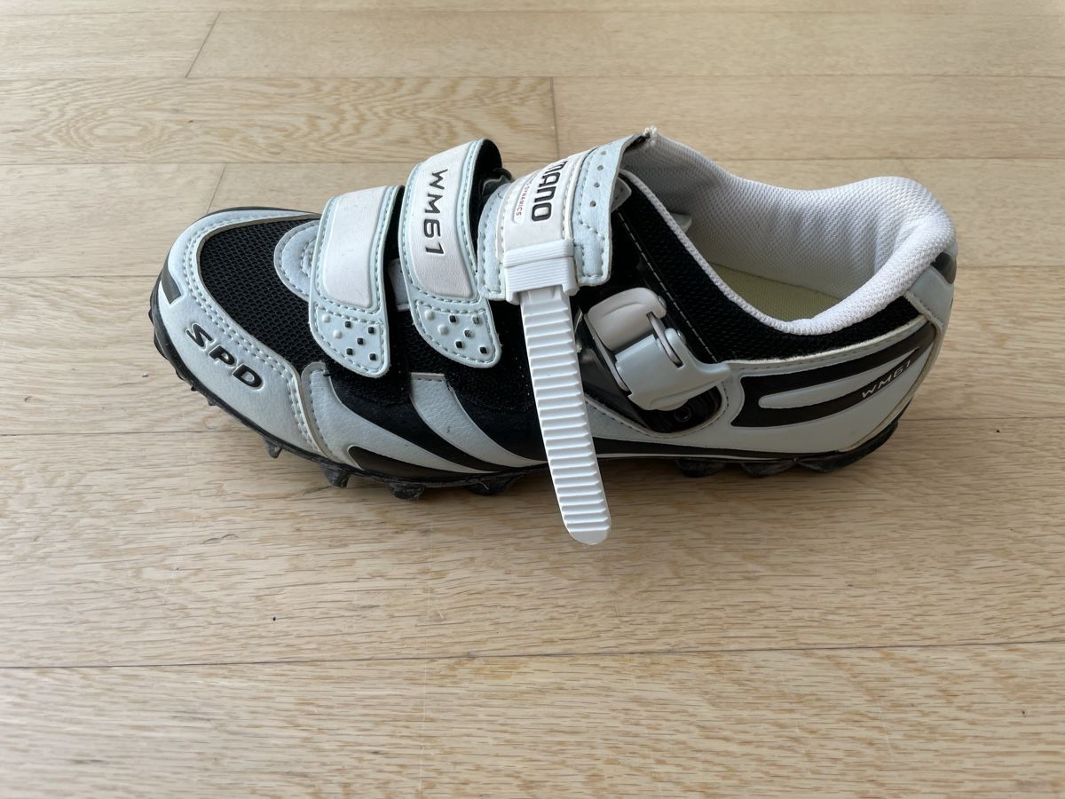 Shimano Damenschuhe: Fahrradschuhe SHIMANO WM61 Grösse 40 – Gebraucht aus Corcelles NE von gingerbrain 1