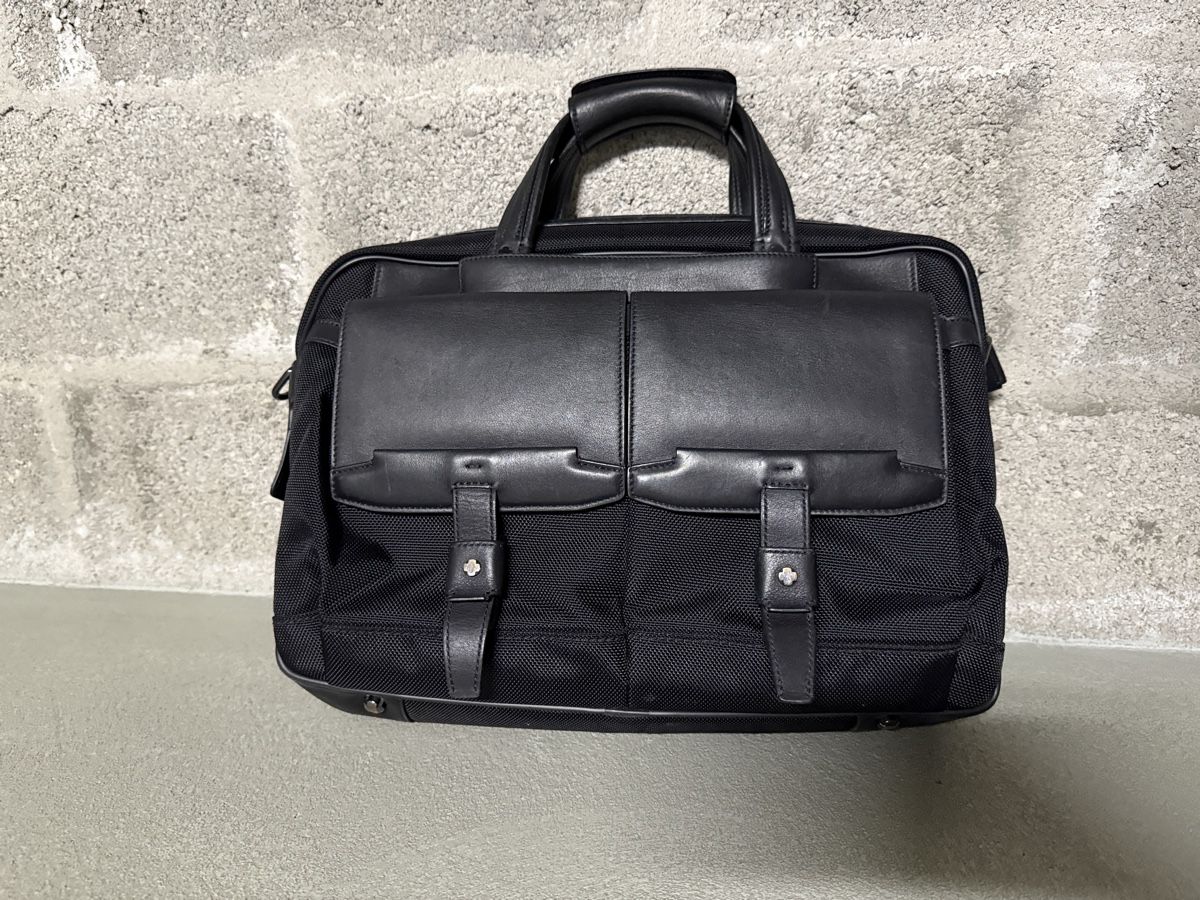 Navyboot Valigie & Borse: Attaché-case Navyboot cuir noir – Usato da Thônex venduto da Jerry_lee