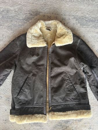 Warme Lammfelljacke braun, Grösse 42, perfekt für kalte T...