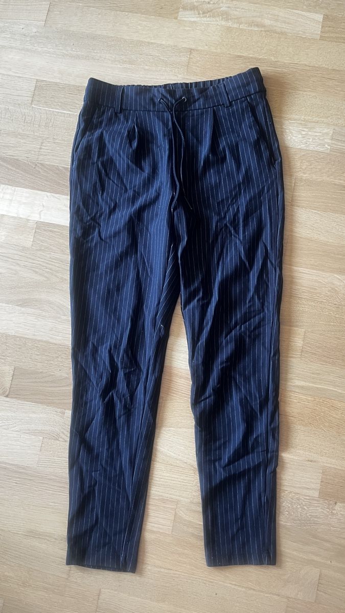 Only Pantaloni: Pantalon rayé Only noir taille M – Usato da Bern venduto da LaraTouvet