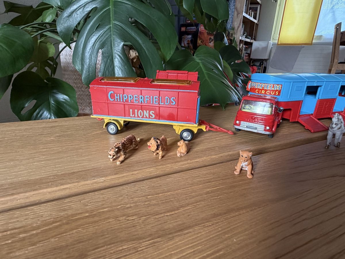 Corgi Toys Modellini d'auto: Corgi Major Toys 1123 Chipperfields circus – Usato da Strengelbach venduto da shihtzuliving_22 7