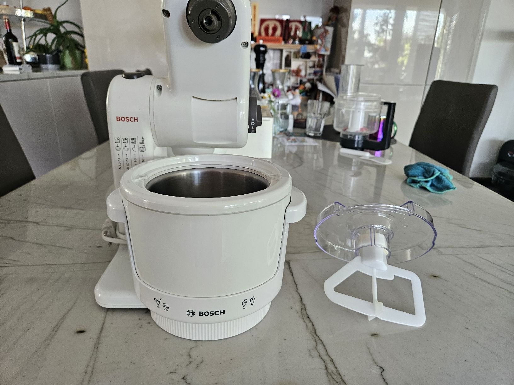 Bosch Elettrodomestici da cucina: Küchenmaschine Bosch MUM4 mit Eismaschine u Fleischwolf – Usato da Kloten venduto da Tacha_gb 3