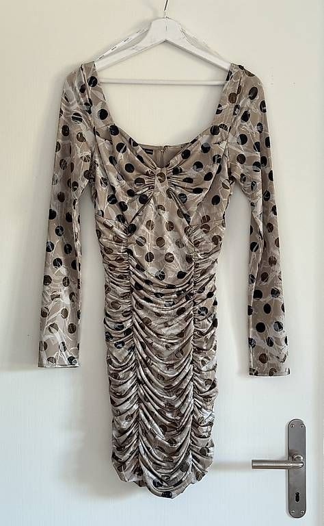 Vestiti: Guess Kleid neu Gr. M  – Usato da Muttenz venduto da Lina_M