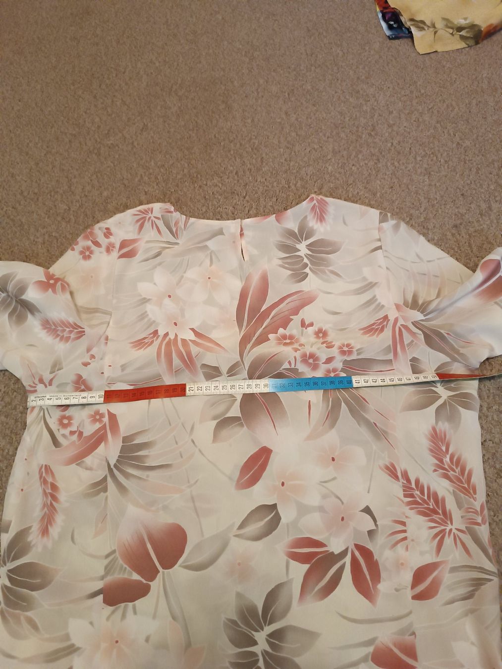 Tops: Seiden Top beige rot geblümt – Neu (gemäss Beschreibung) aus Horn von sonjamenzi 5