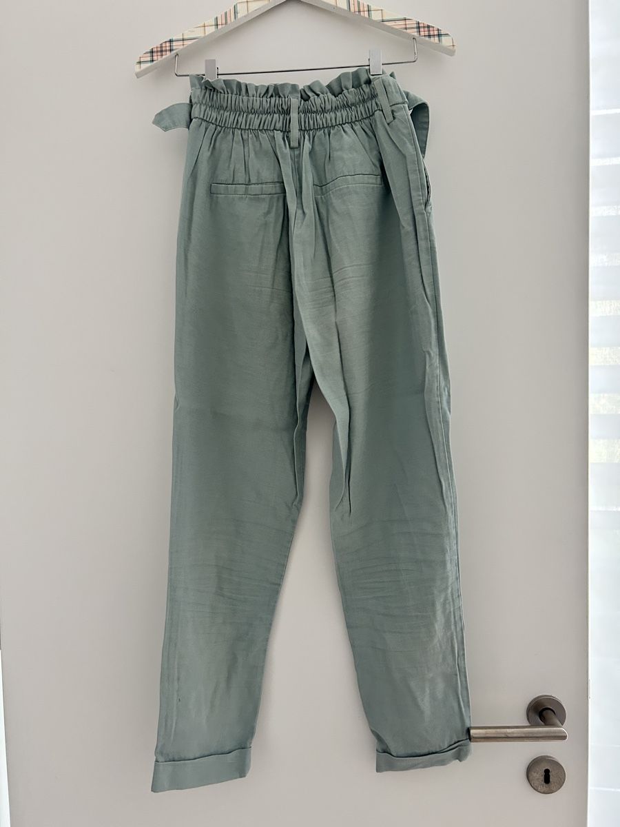 Bershka Pantaloni: Straight leg Leinenhose in Mint hellblau hellgrün Grösse 34 – Usato da Oberkirch LU venduto da a.nn.y 1