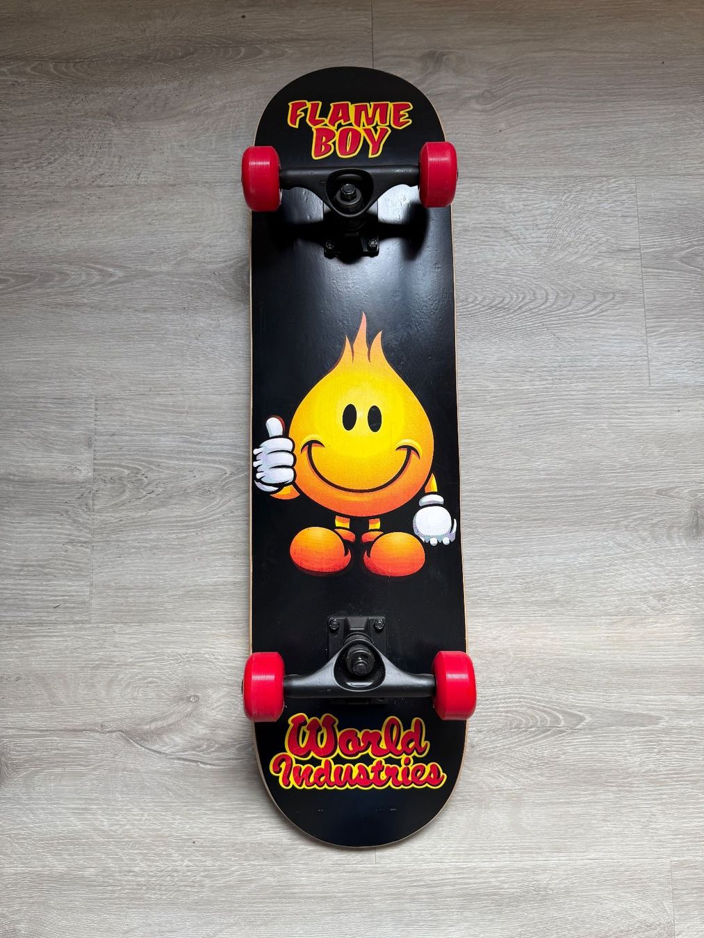 Skateboards: Skate complet World Industries - Flame Boy 8'' – Nuovo (secondo la descrizione) da Murist venduto da kalmec