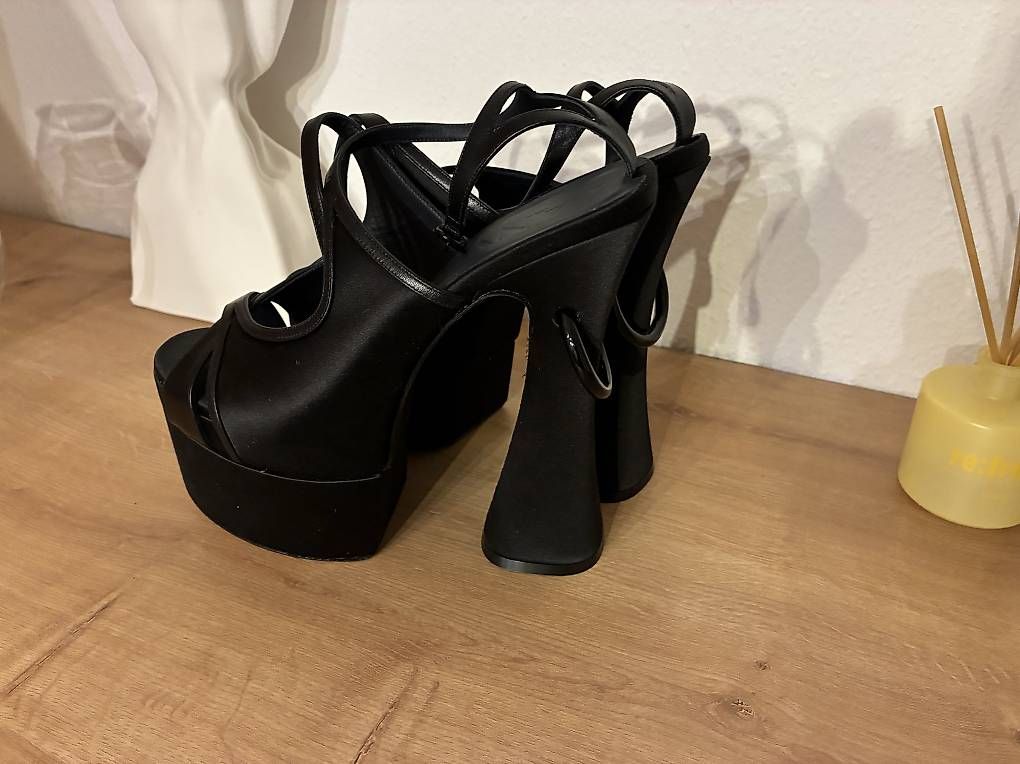 Lanvin Scarpe da donna: Lanvin Plateau-Sandalen, Gr. 40 – Nuovo (secondo la descrizione) da Gibswil venduto da Miratec 1
