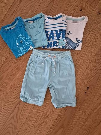 Shorts & 3 T-Shirts; Grösse 98