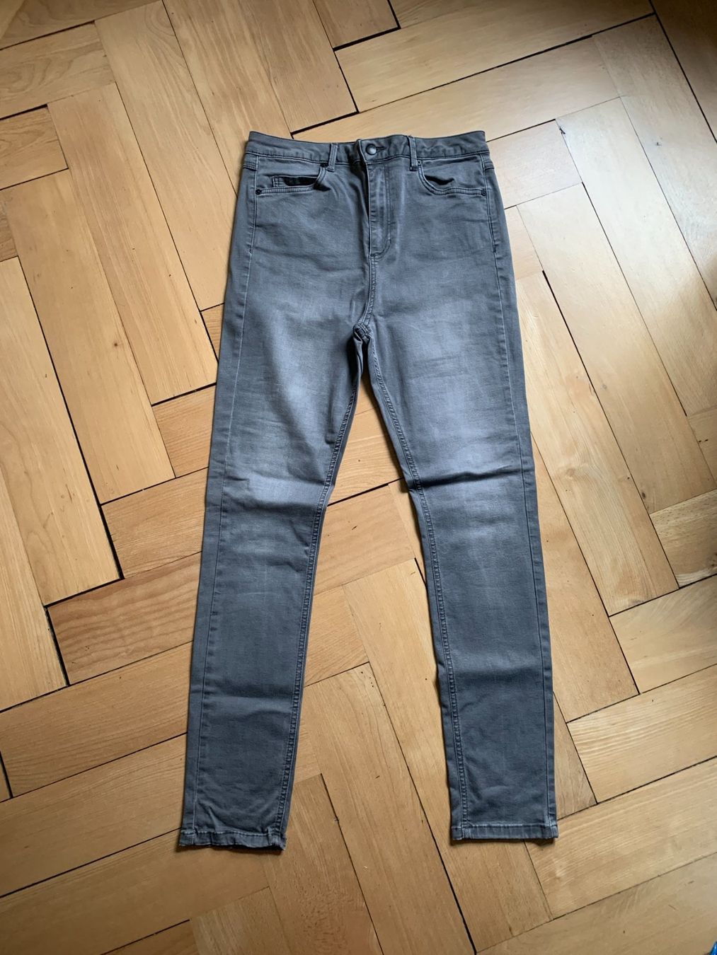 Jeans: MINT VELVET - Jeans hellgrau 40 – Gebraucht aus Zürich von Diazaio