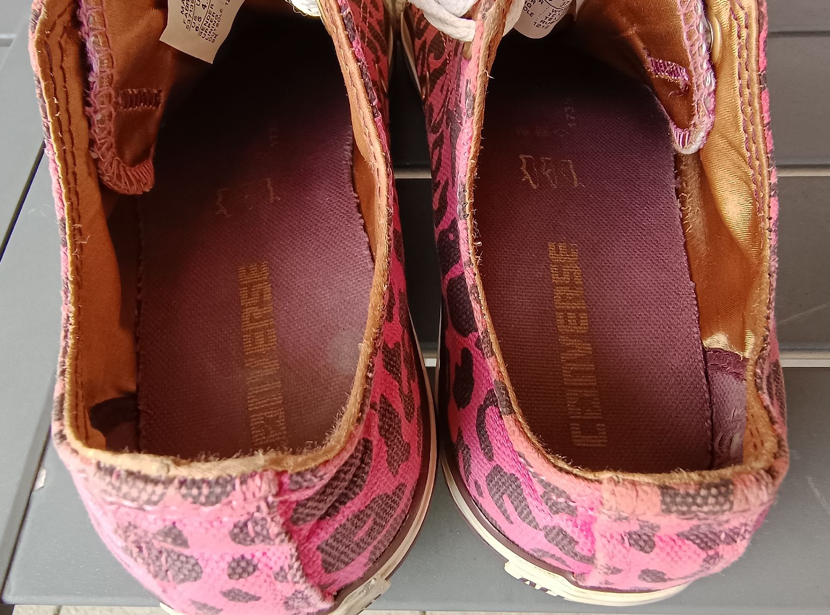 Damenschuhe: Converse basses imprimé léopard rose et noir T37 – Neu (gemäss Beschreibung) aus Genève von Brachiopode 7