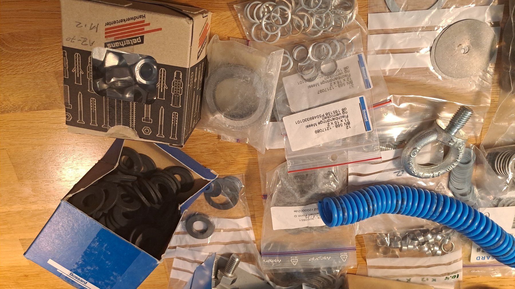 Tutti gli attrezzi: Surplus Hardware – Usato da Rieden AG venduto da Werkstattlaedeli 2