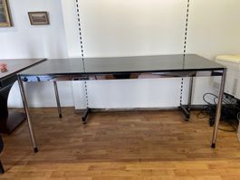 USM-Haller Schreibtisch, Holzplatte, verchromtes Gestell