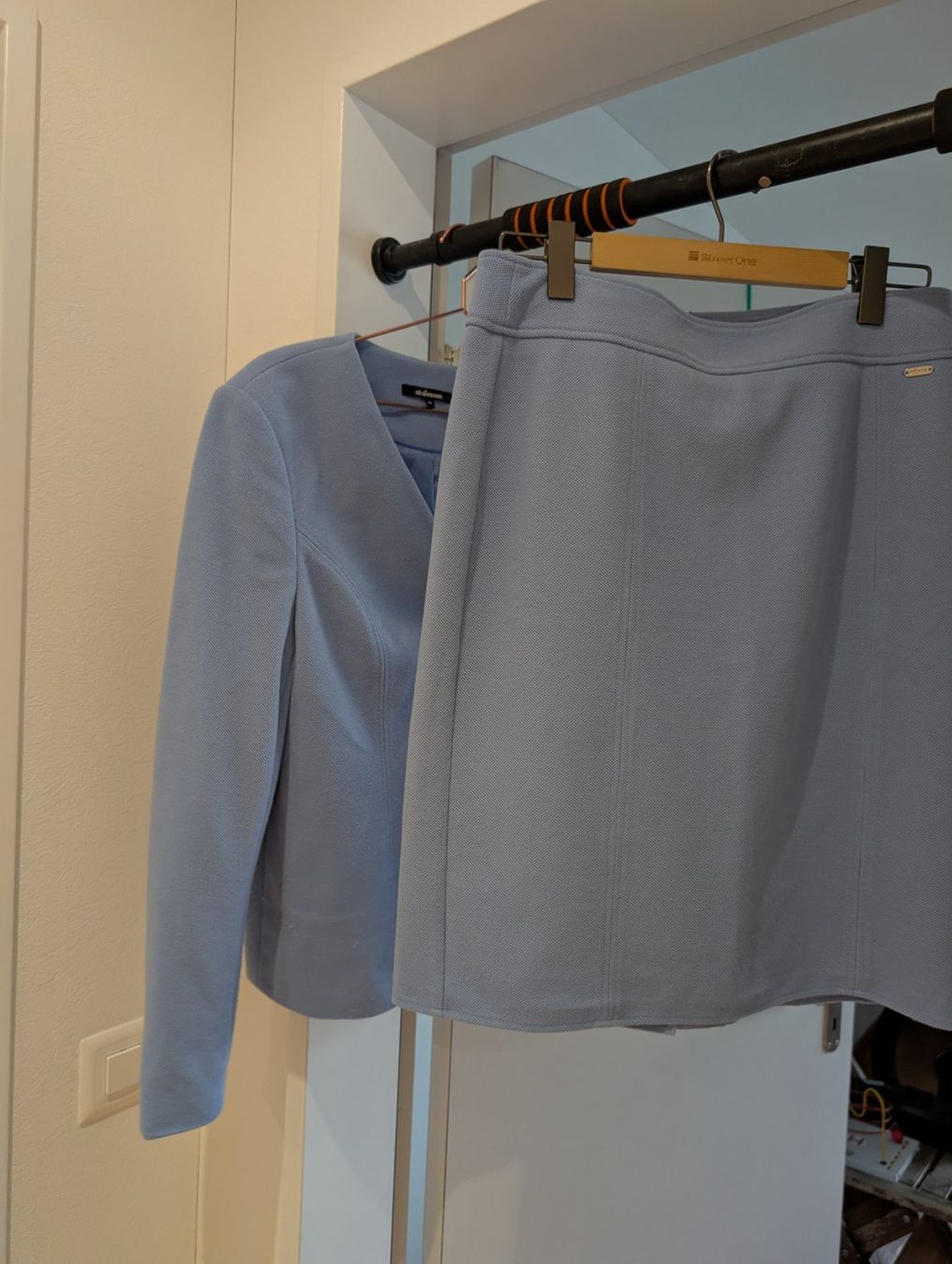 Costumi: Rock Gr 40/ Blazer Gr 42 – Usato da Zug venduto da sunshinestateofmind