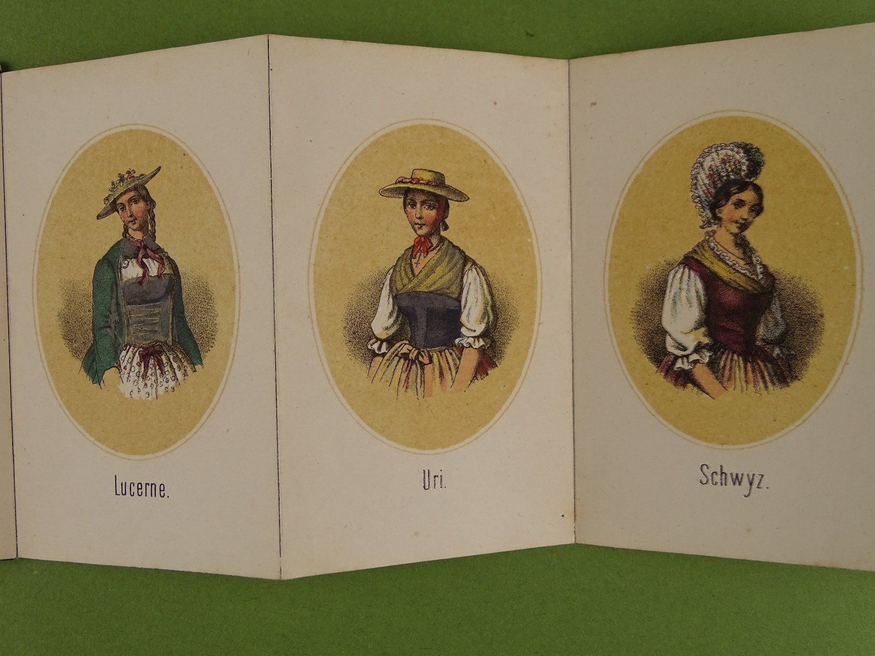 Libri: COSTUMES SUISSE, TRACHTEN LEPORELLO – Usato da Grüningen venduto da Kartensammler 3