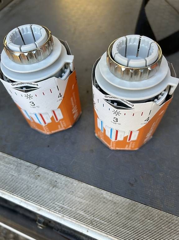 Radiatori: Thermostat neu – Usato da Augst BL venduto da Nasi123