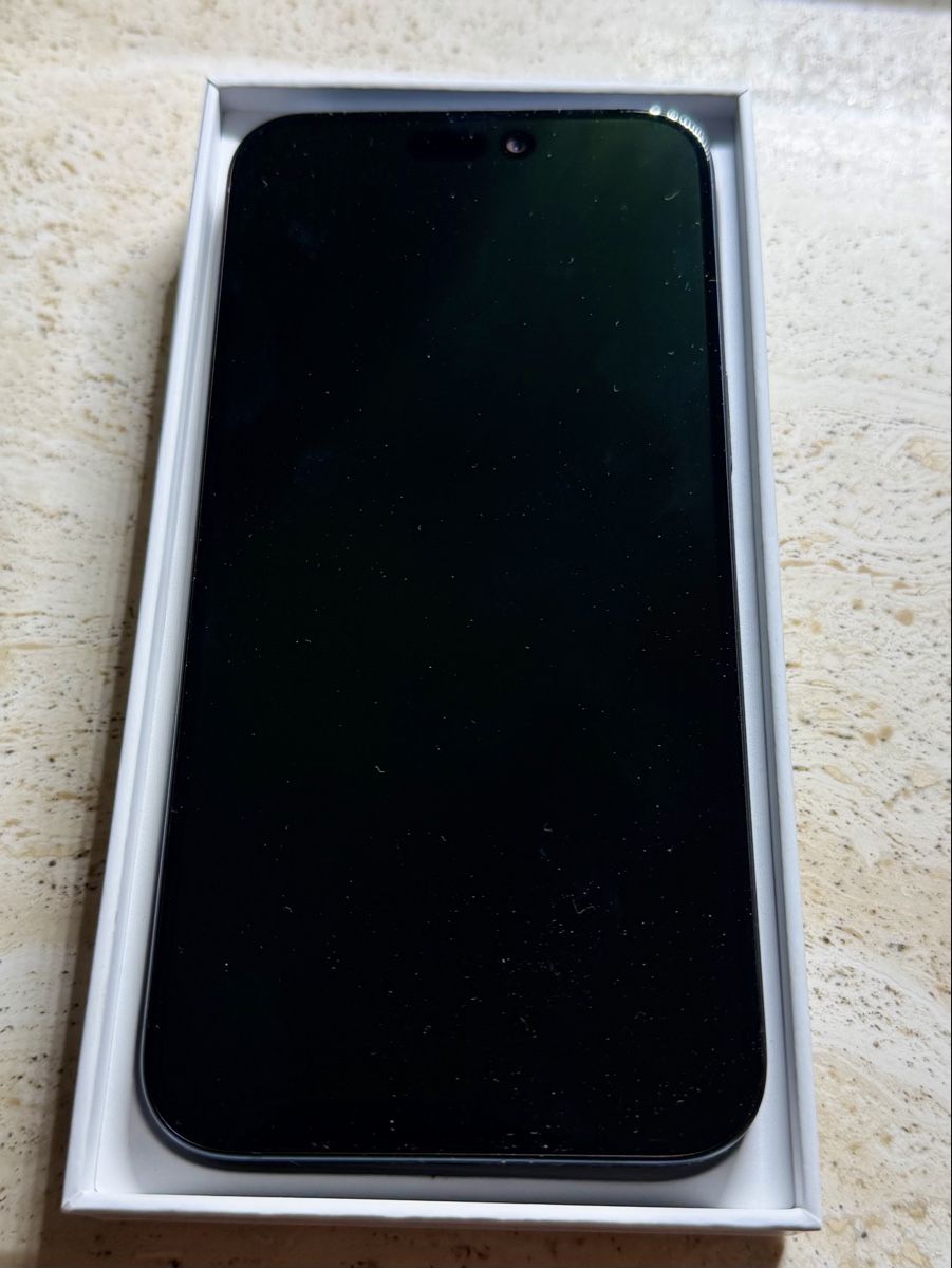 Apple Portables: iPhone 15 pro max – D'occasion à Masein par tom_w5jc