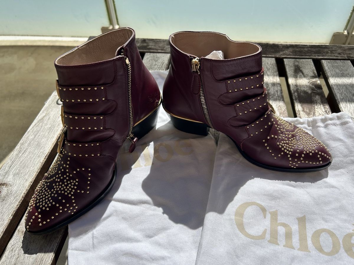 Scarpe da donna: Stivaletti Cloe’ – Usato da Montagnola venduto da ste_w9hh 1
