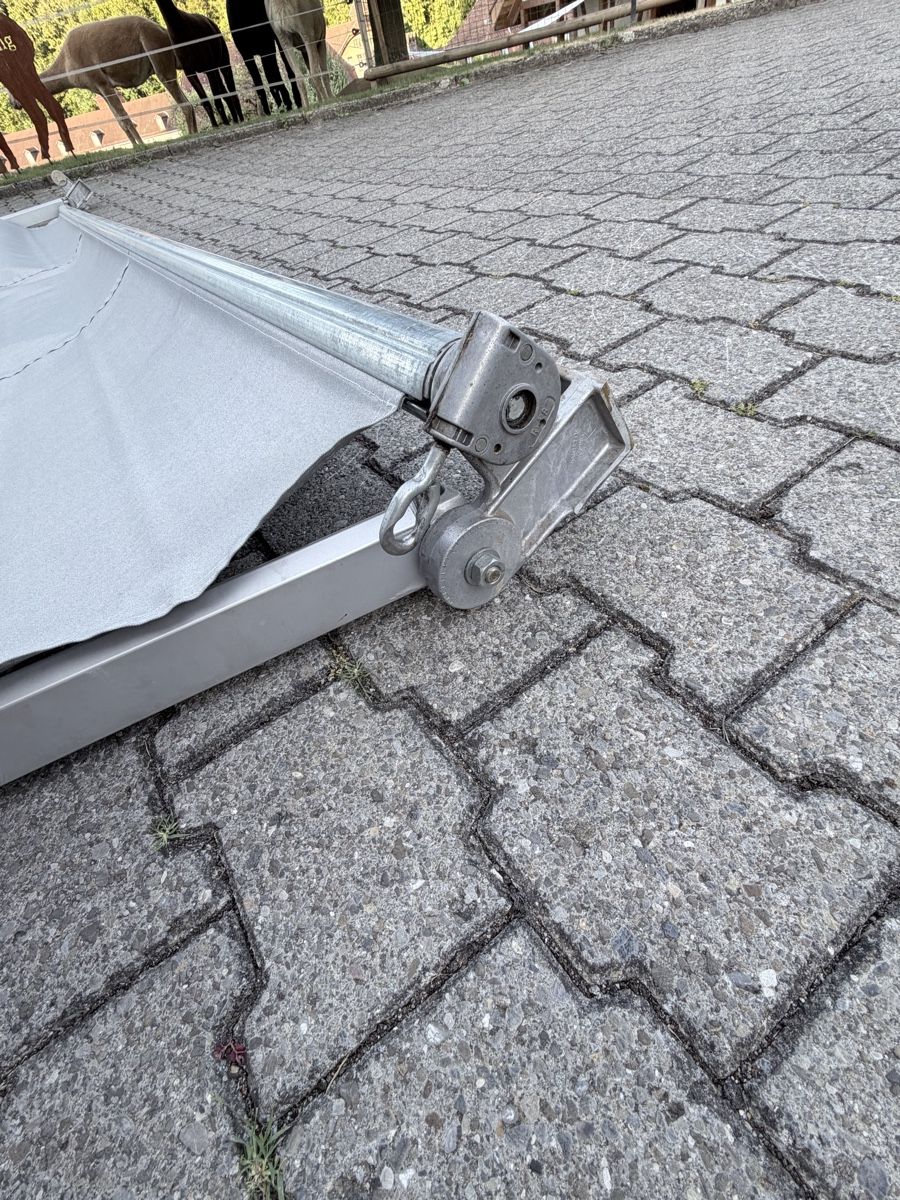 Tende da sole: Markise grau 395cm breit 260cm hoch – Difettoso da Melchnau venduto da tkoenig93 3