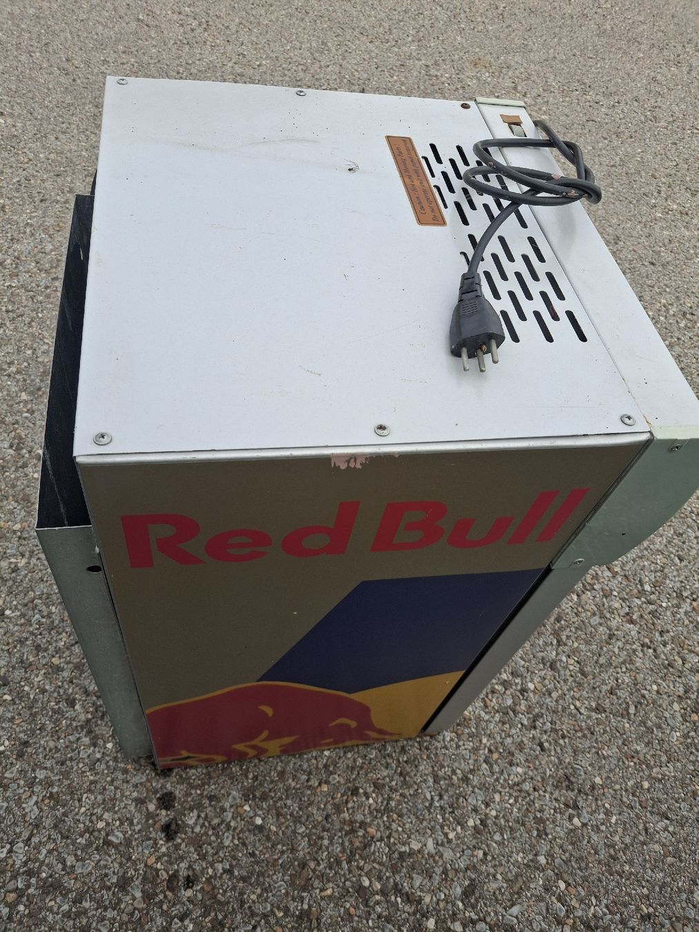 Réfrigérateurs: Frigo originale Red bull  – Défectueux à Giubiasco par Will250_512 3