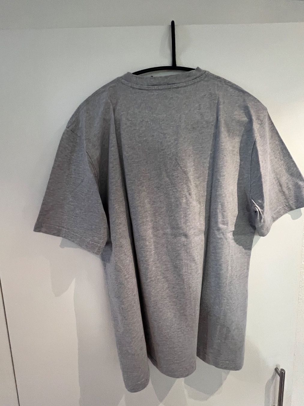 Palace T-shirt: Graues Palace T-Shirt – Usato da Dielsdorf venduto da Anthony111 5