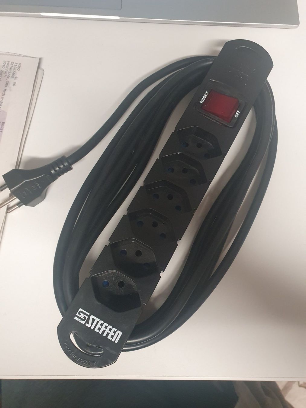 Spine: Steffen Steba Variabl Magnet 6xT13 Typ12 3m Steckdosenleiste – Nuovo (secondo la descrizione) da Zürich venduto da eymen20