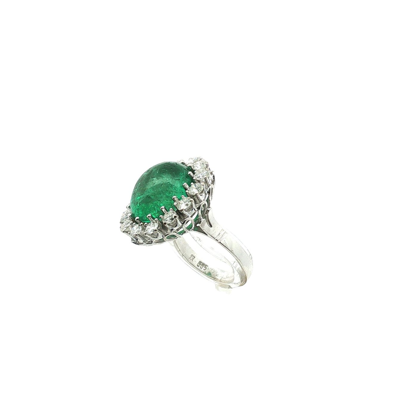 Anelli: SMARAGD RING MIT DIAMANT ENTOURAGE IN 585 WEISSGOLD – Usato da Luzern venduto da EdiGem 1