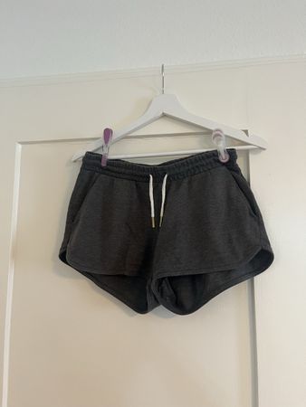 Graue Shorts, perfekt für den Sommer! Grösse XS von Calliope