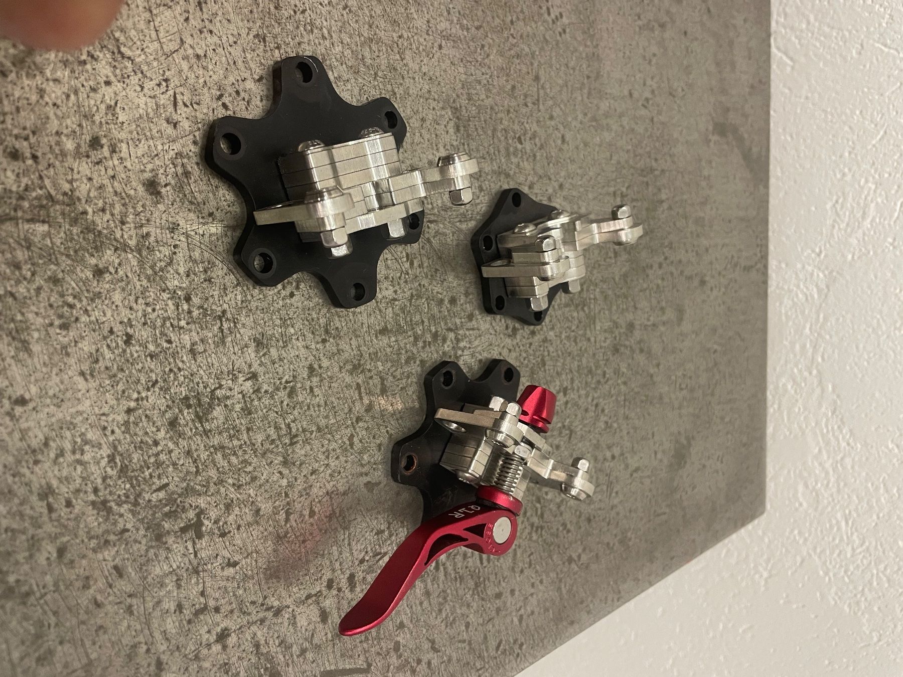 Supporti a parete: Buchfink Q1R simulator Lenkrad montierung – Usato da Horgen venduto da racingfuel.biz 3