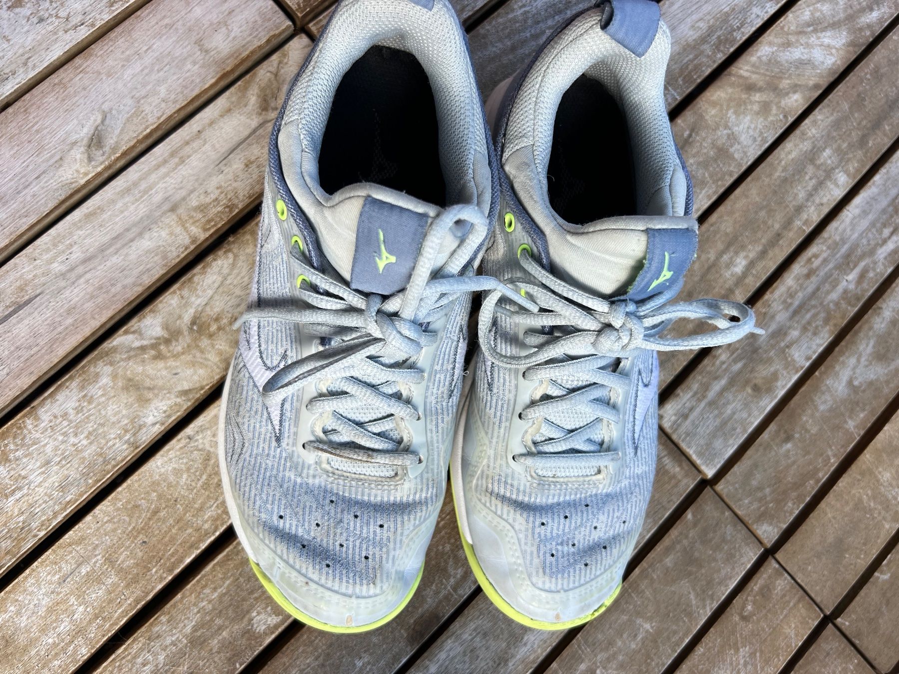 Mizuno Damenschuhe: Hallenschuhe Mizuno Wave Volleyball Gr. 36.5 – Gebraucht aus Rüschlikon von 21moje 9