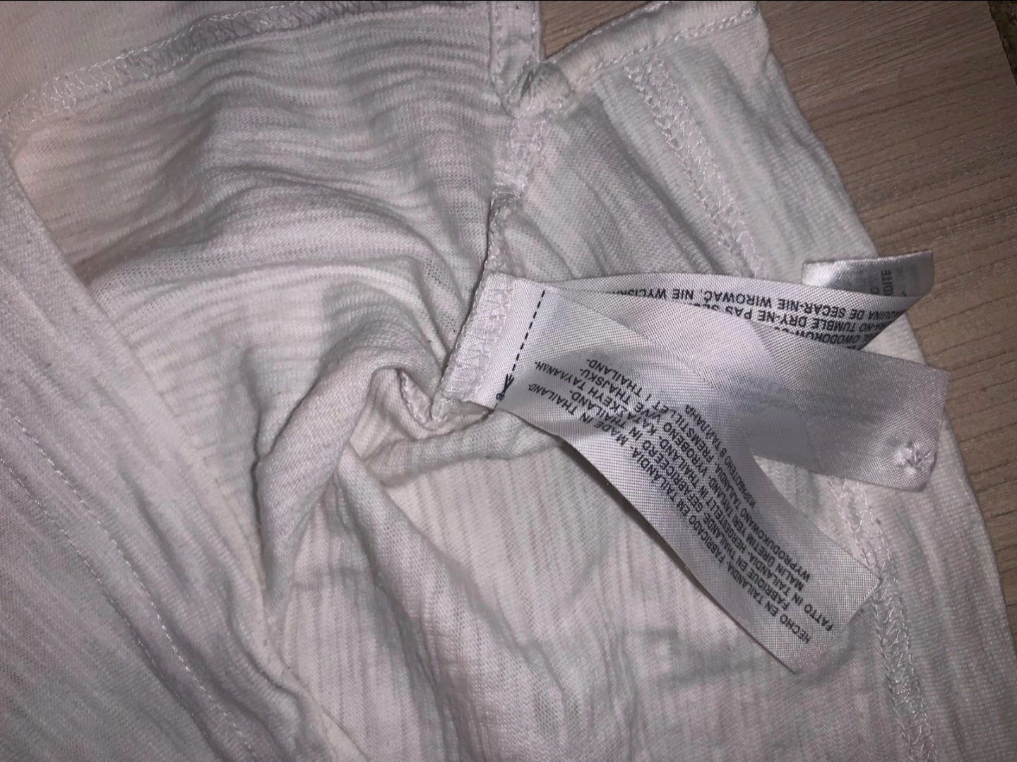 Massimo Dutti T-shirt: T-shirt Massimo Dutti – Usato da Mont-sur-Lausanne venduto da Didinho 1