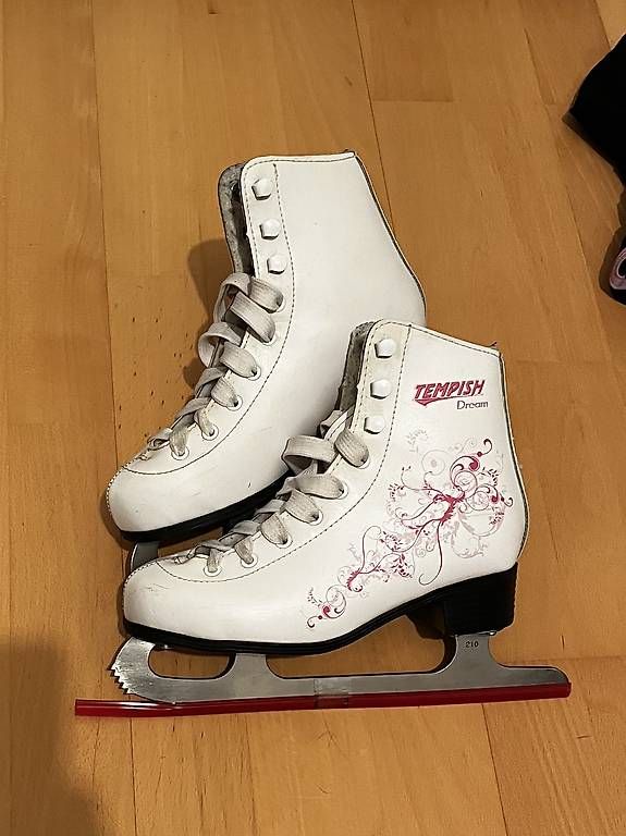 Pattini da ghiaccio: Schlittschuhe inkl. Eiskunstlaufset – Usato da Allschwil venduto da ami_78mr 1