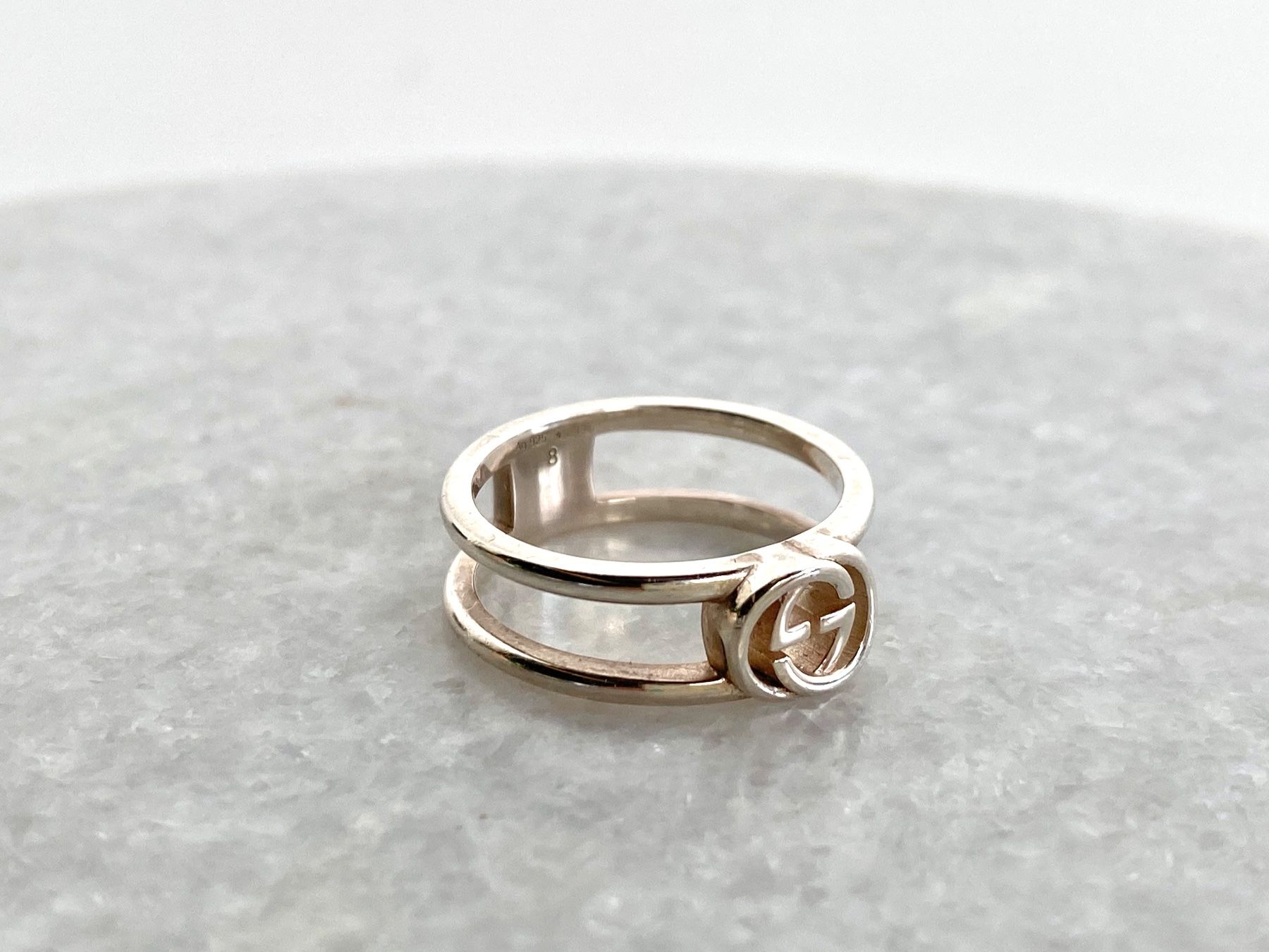 Gucci Anelli: GUCCI Ring 925 Silber Interlocking G Open Band – Usato da Kriens venduto da hannaandkiko 1