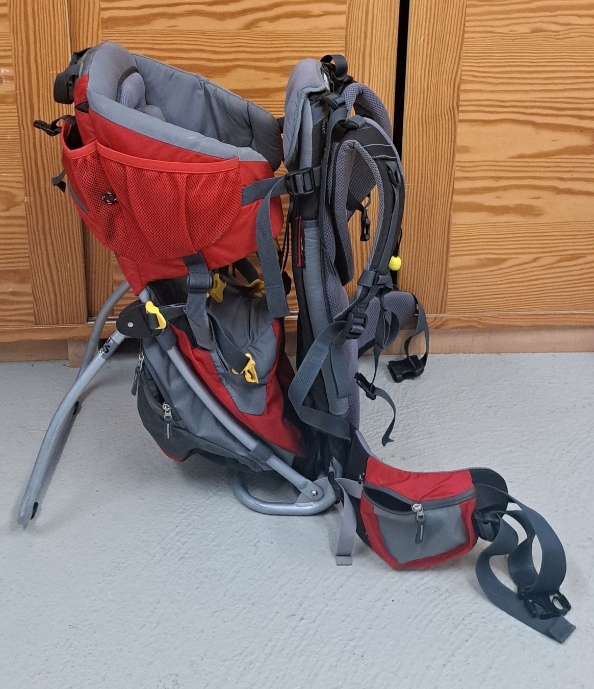 Deuter Marsupi portabebè: Kindertrage Deuter Kid Comfort II mit Sonnendach – Usato da Seuzach venduto da poccolino 1