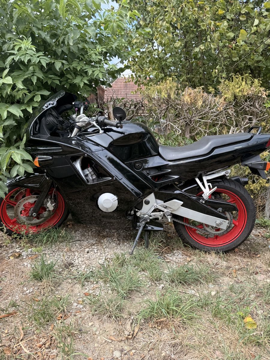 Honda Strada: Honda CBR 600 F – Usato da Höchstetten venduto da gk28