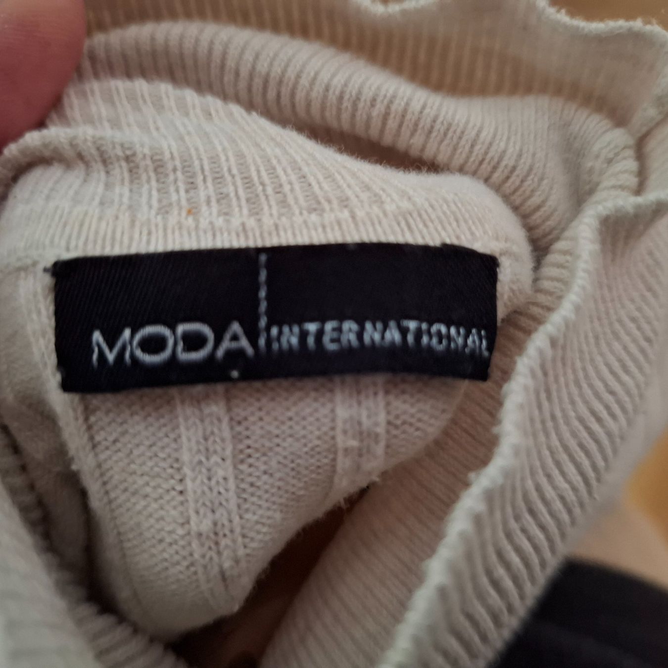 Vestiti: geripptes enges Kleid beige – Usato da st.gallen venduto da mona3 4
