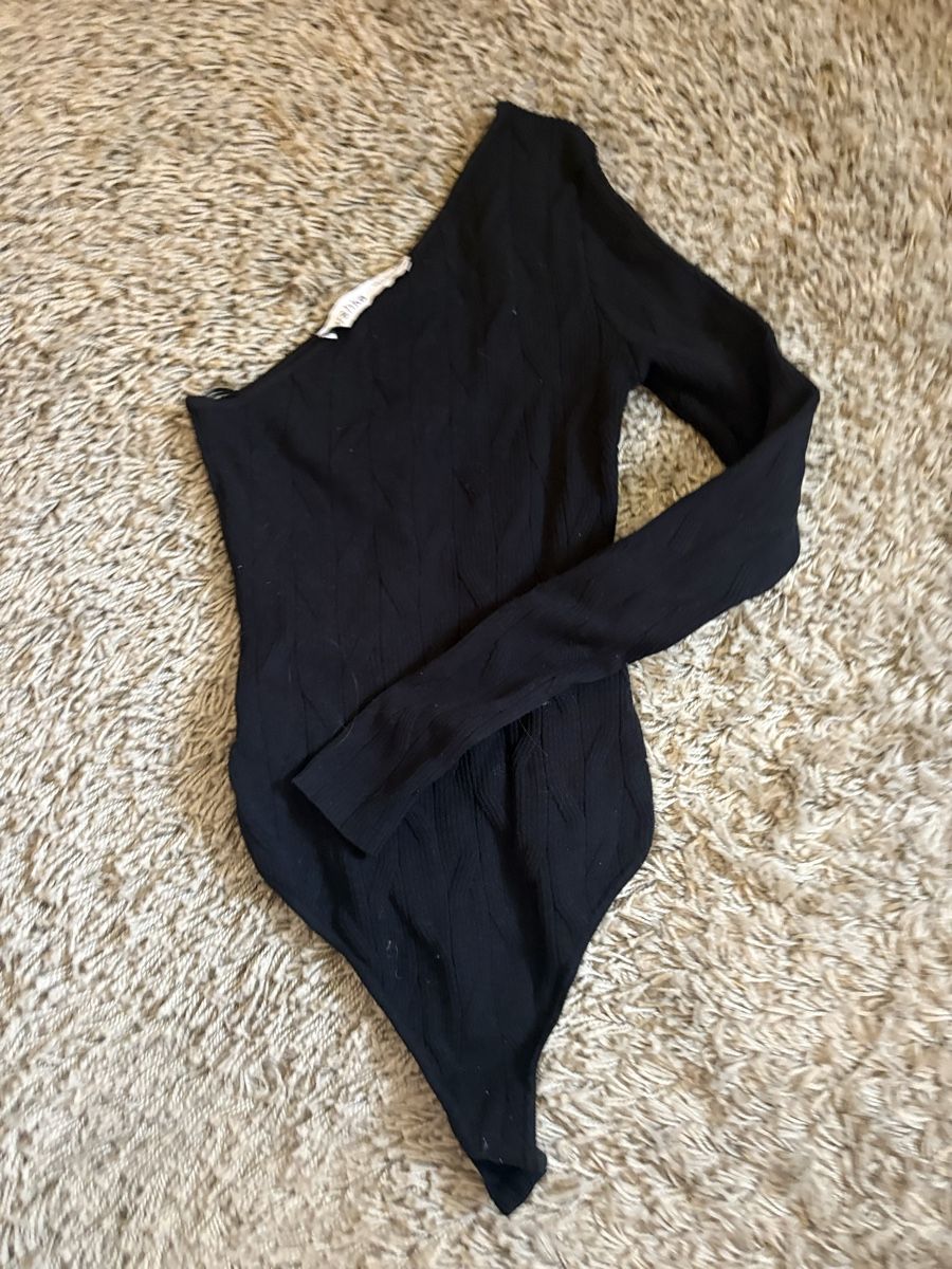 Lotti di vestiti: Lot de 4 top à manche long  – Usato da Mont-sur-Lausanne venduto da Julie_cty