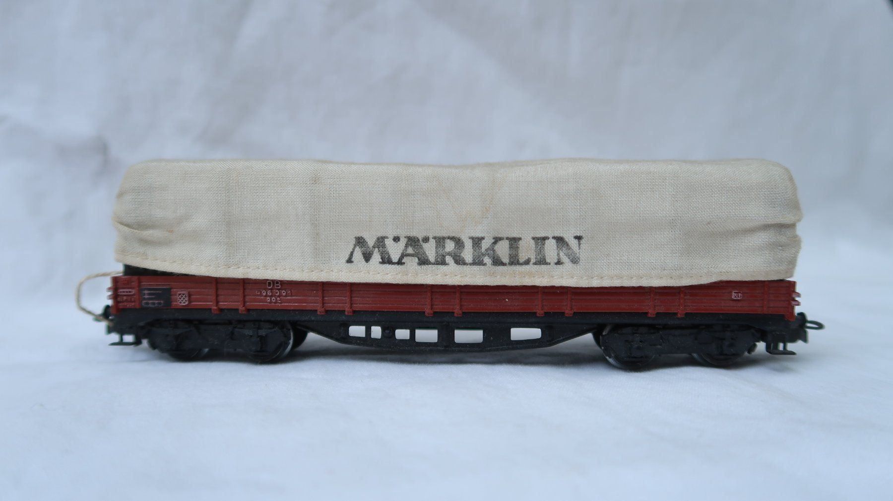 Märklin Modellini di ferrovie: MÄRKLIN Planen-Güterwagen (1) – Usato da Muttenz venduto da Laeckerlihamschter