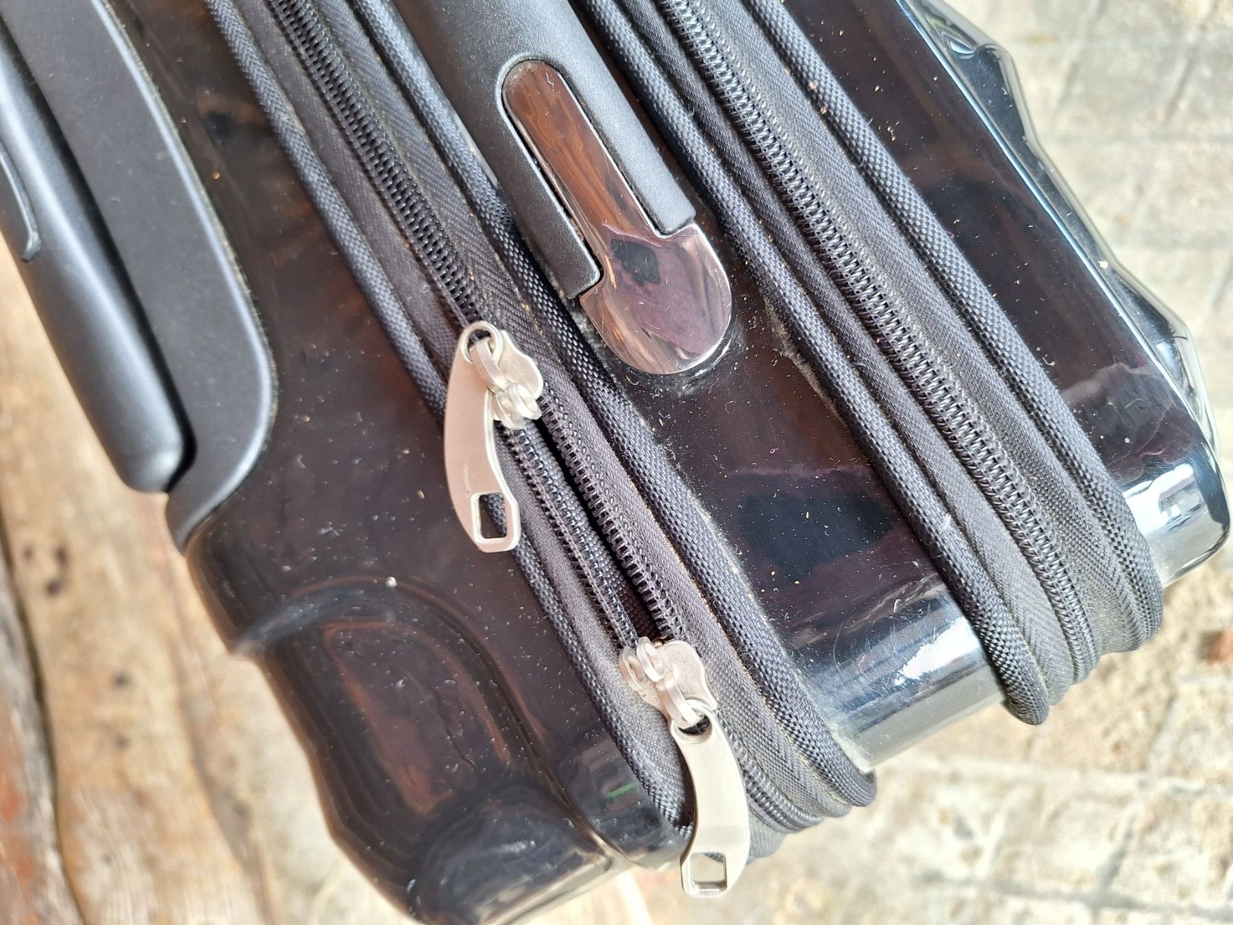 Valigie: ROYAL CLASS HARTSCHALEN ROLLKOFFER – Usato da Huttwil venduto da Kunterbuntli 2