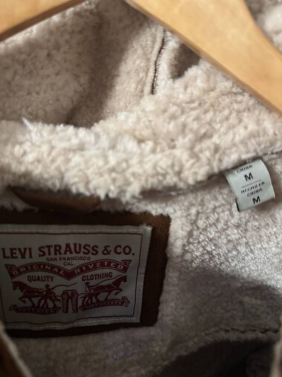 Levi's Giacche: Giacca Levi's imbottita – Usato da Maggia venduto da Violettra 1