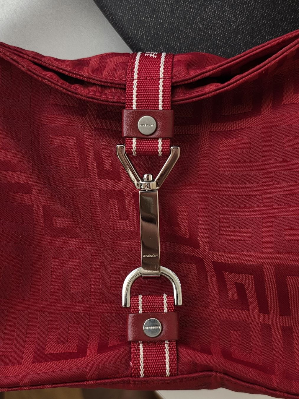 Taschen für Damen: Givenchy Original Vintage Bag – Gebraucht aus Luzern von juli.star 3