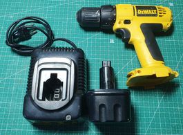 DeWalt 12V Akku-Bohrschrauber inkl. Original-Ladegerät